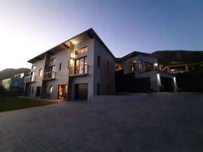 Black Eagle Self-Catering accommodation, Hermanus